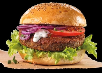 Надеемся, вы уже позавтракали. Сеть супермаркетов Rewe в немецком городе Ахен начала продавать бургеры с котлетой из личинок жуков