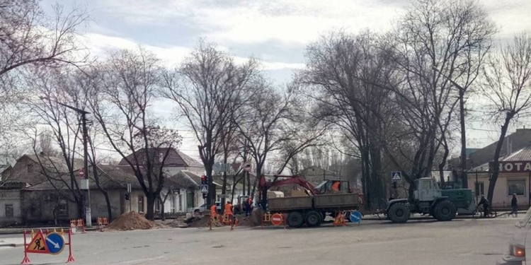 На одной из улиц на «пяти углах» в Николаеве перекрыто движение – там идет ремонт