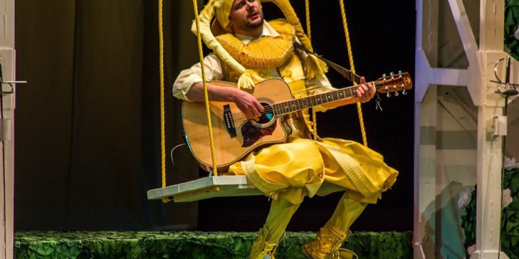 «Двенадцатая ночь» прошла с аншлагом: спектакль в Николаевском русском театре поставила режиссер из Харькова