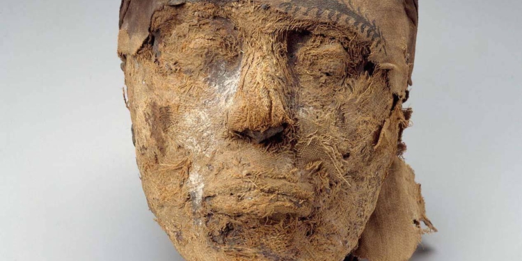 Более 100 лет ученые бились над загадкой 4000-летней египетской мумии. А разгадало ее ФБР