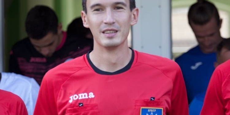 Скандал в Первой лиге: арбитра из Николаева обвиняют в том, что он взял деньги за судейство в матче «Арсенала» с «Десной»