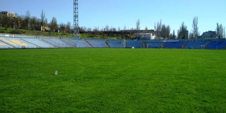 МФК «Николаев» провёл первую тренировку на натуральном газоне Центрального городского стадиона