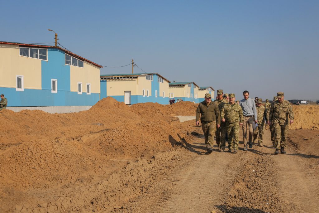 Министр обороны Украины обещает сдать военный городок на полигоне «Широкий Лан» на Николаевщине до конца осени 1