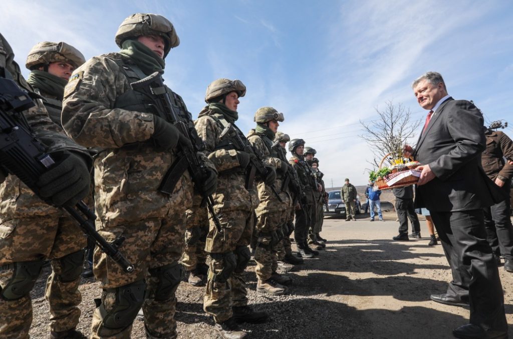 В Вербное воскресенье Президент Украины передал бойцам николаевской «79-ки» и Нацгвардии пасхальные корзины от своей супруги 5