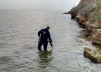 У острова Березань Николаевской области со дна моря достали 152 снаряда