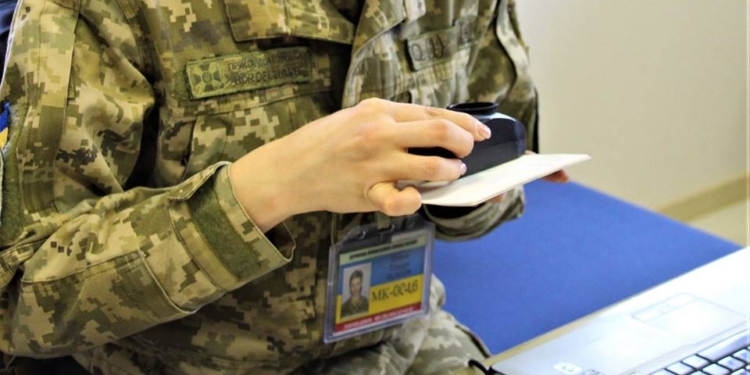 В николаевском спецпорту «Ольвия» у ливанца пограничники обнаружили поддельный документ