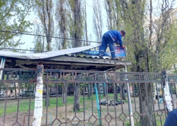 В Заводском районе снесли 41 незаконную рекламную конструкцию и вывеску