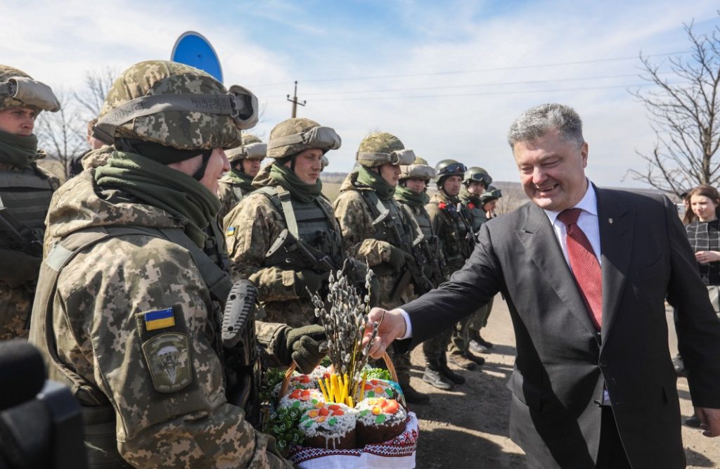 В Вербное воскресенье Президент Украины передал бойцам николаевской «79-ки» и Нацгвардии пасхальные корзины от своей супруги 7