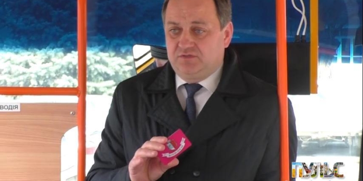 Пока в Николаеве думают, как посчитать льготников на транспорте, с 1 мая город Вознесенск полностью переходит на проезд по «Карте вознесенца»