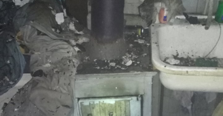 На Николаевщине из горевшей летней кухни вывели 80-летнюю бабулю