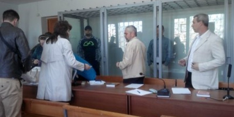 Слушание апелляции по «делу 2 мая» в Николаеве снова перенесли: большинство обвиняемых не явилось в судебное заседание, потому что у них нет денег на проезд из Одессы