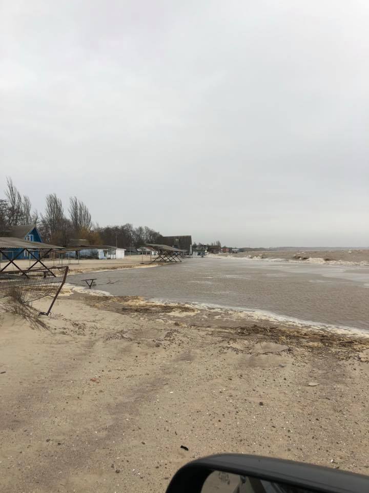 Ветер нагнал воды: на Николаевщине подтопило базы отдыха 3