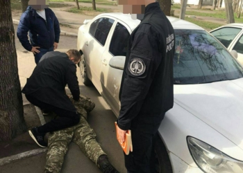 На Николаевщине во время получения взятки в $400 задержан командир взвода воинской части