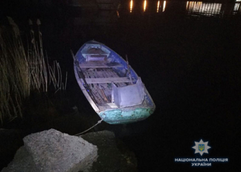В Николаеве водная полиция поймала «на горячем» воров, укравших с «Нибулона» 600 кг металла