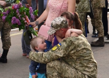 На Николаевщине радушно встретили бойцов 40-й отдельной артбригады, вернувшихся из зоны АТО