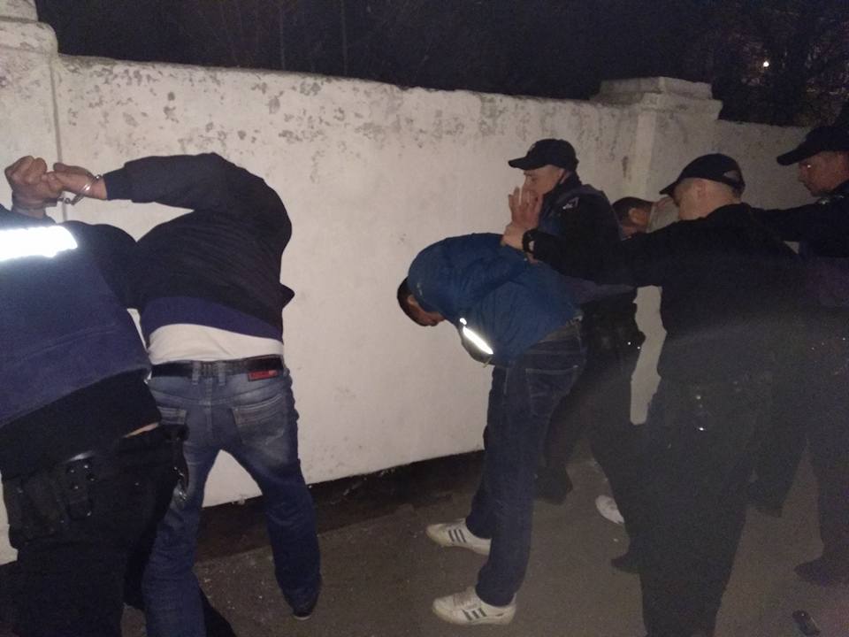 В Николаеве ночью в баре произошла перестрелка между двумя группами "отдыхающих" 1