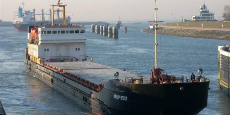 В Одесской области моряк забаррикадировался на судне в знак протеста