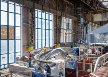Нам такое тоже надо. В Амстердаме роботы “напечатали” стальной мост