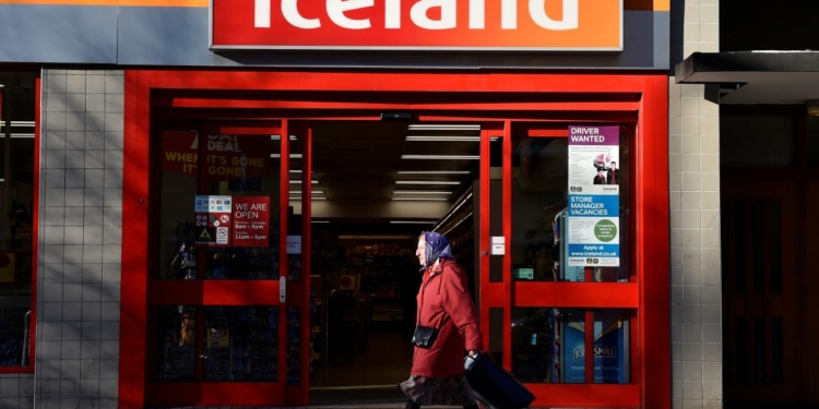 В Исландии преступник сбежал из тюрьмы и улетел в Швецию одним рейсом с премьером страны