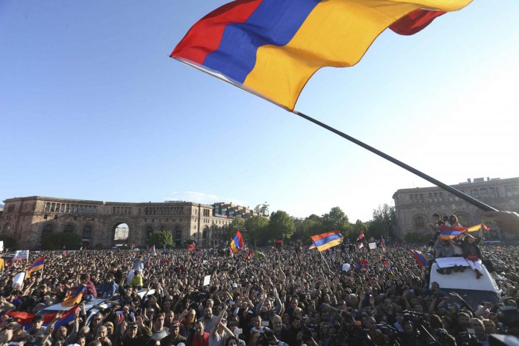 Протесты в Армении: министры один за другим уходят в отставку 1