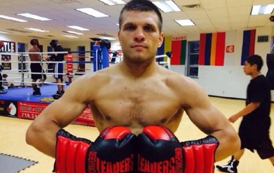 Менеджер николаевского боксера-средневеса Деревянченко заявил, что тот готов драться с любым соперником 1