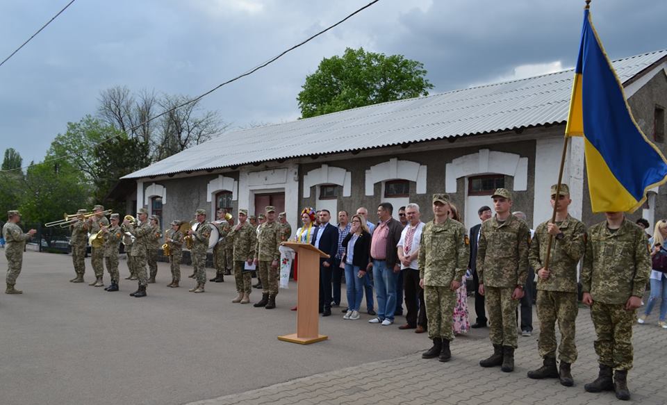 На Николаевщине радушно встретили бойцов 40-й отдельной артбригады, вернувшихся из зоны АТО 4