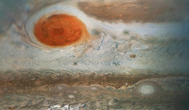 NASA опубликовало новый снимок Большого красного пятна на Юпитере