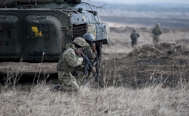 За сутки боевики совершили 20 обстрелов