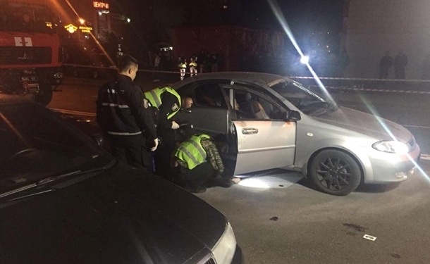 Погибший от ночного взрыва гранаты в Киеве был журналистом и атошником – СМИ