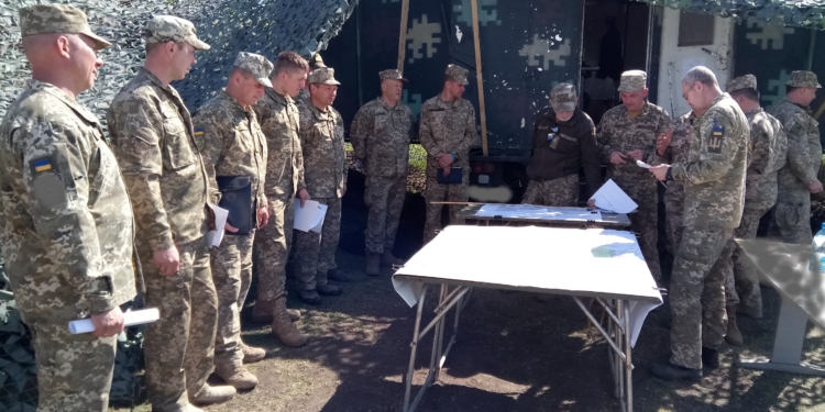 На полигоне Широкий лан две мотопеходные бригады отработали различные сценарии боевых действий на Донбассе