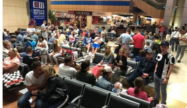 Двести украинских туристов более суток не могут вылететь из Египта. В консульстве заявили, что виноват львовский аэропорт