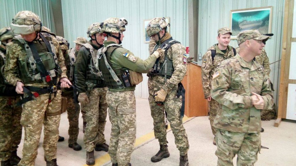 На учениях в Германии николаевские десантники отработали эвакуацию из условно поврежденной техники 5