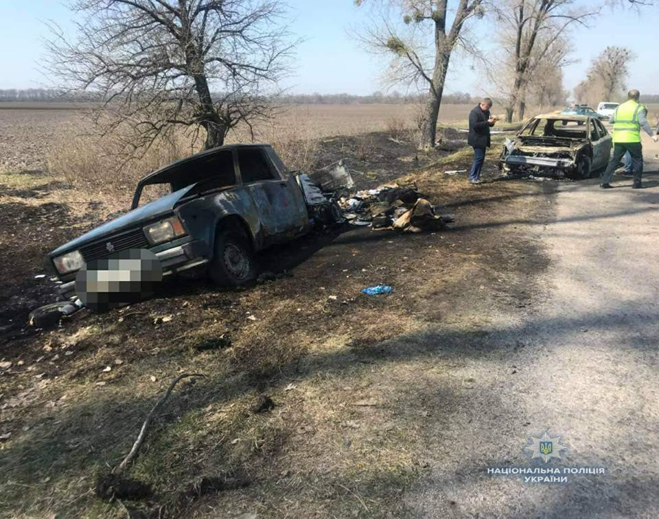 В Киевской области ограбили и сожгли автомобиль «Укрпочты», перевозивший пенсии 1