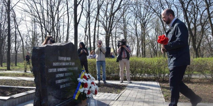 В Николаеве почтили память замученных в концлагере «Шталаг-364»