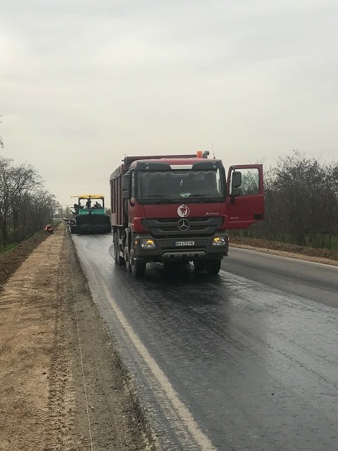 Служба автодорог отчиталась о возобновлении ремонта на автодороге Т-15-08 Калиновка - Снигиревка 1