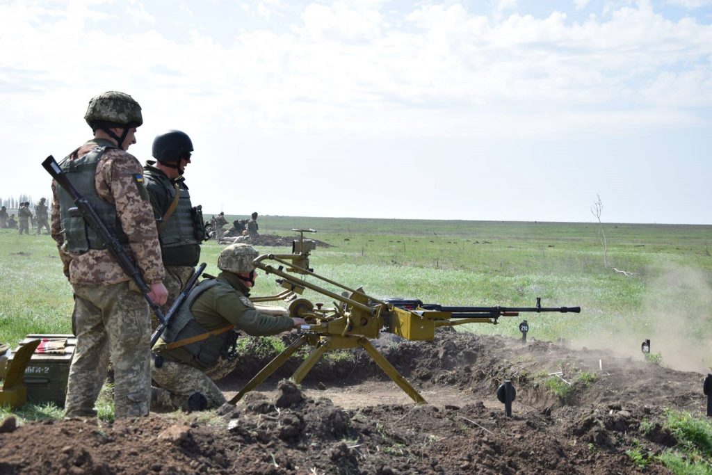 Под Николаевом прошли учения по охране военных аэродромов 10