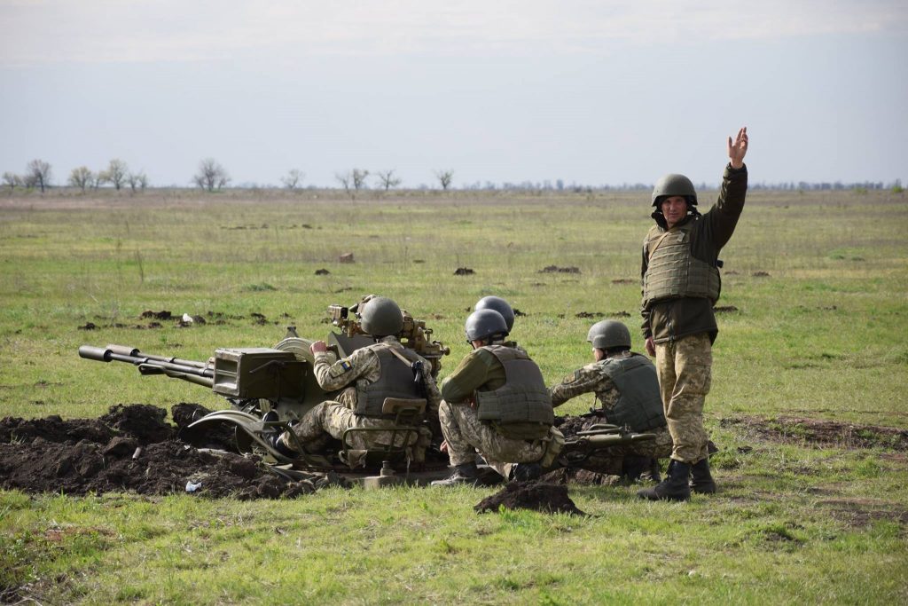 Под Николаевом прошли учения по охране военных аэродромов 14