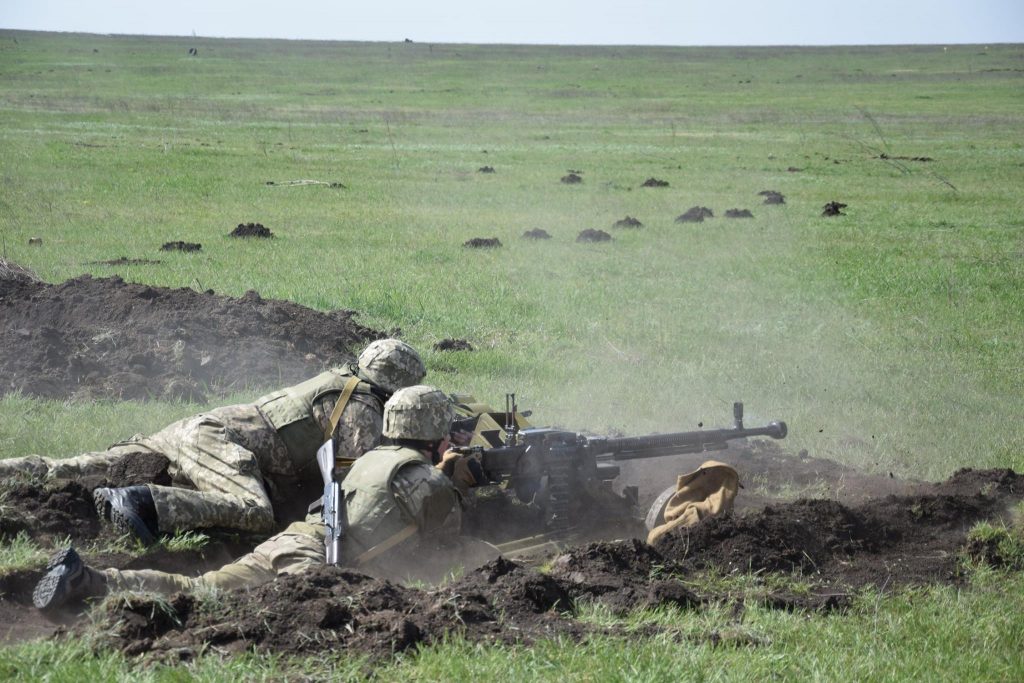 Под Николаевом прошли учения по охране военных аэродромов 8