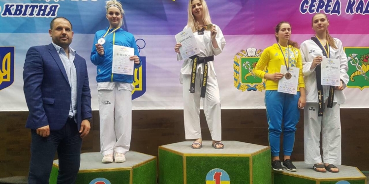 Николаевцы завоевали 11 медалей на чемпионате Украины по тхэквондо