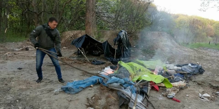 В Киеве националисты разогнали цыганский табор на Лысой горе