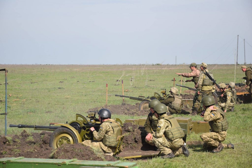 Под Николаевом прошли учения по охране военных аэродромов 6