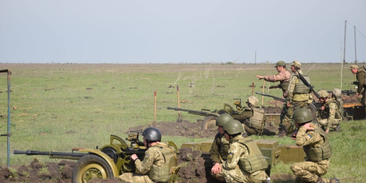 Под Николаевом прошли учения по охране военных аэродромов
