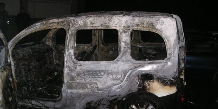 В Южноукраинске на улице сгорел Renault