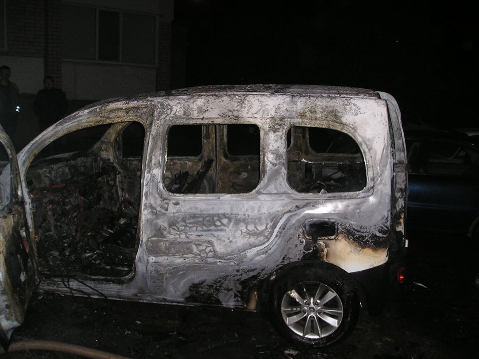 В Южноукраинске на улице сгорел Renault 1