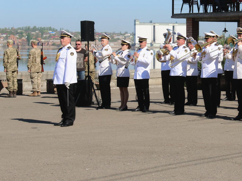 В Николаеве отметили 100-летие поднятия Флага Украины на военно-морском флоте 9