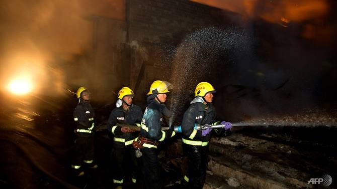 В результате пожара в китайском караоке-баре погибли 18 человек 1