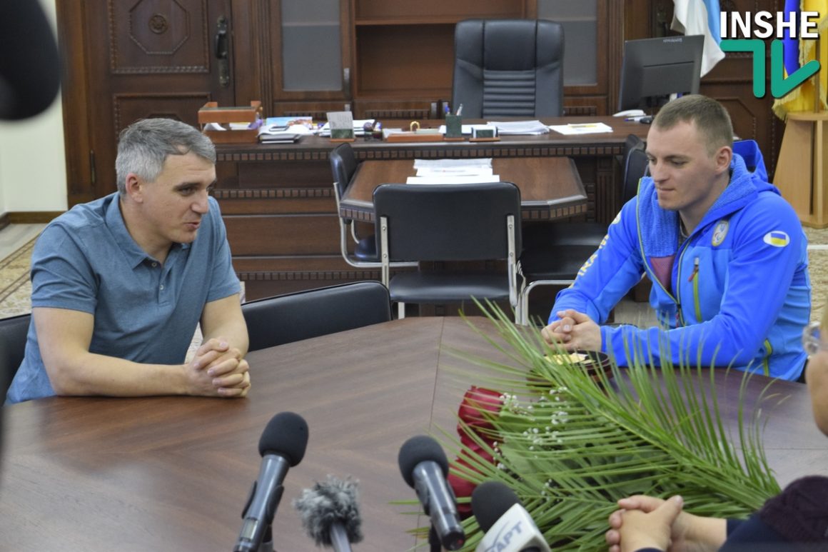 Сенкевич пообещал паралимпийцу Яровому квартиру через 2-3 месяца 7