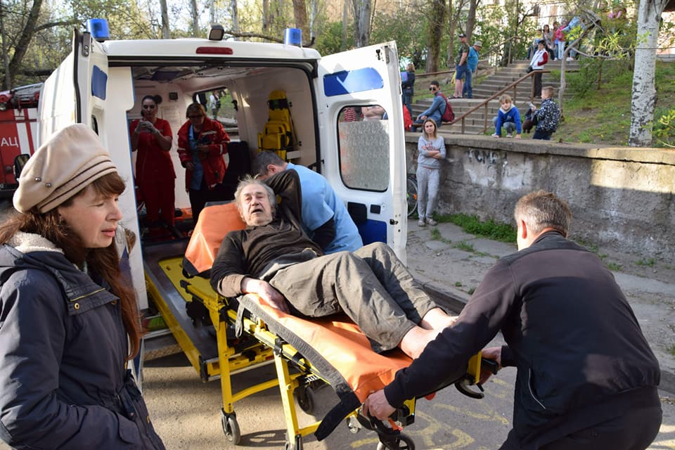 В Николаеве пожарные спасли 68-летнего мужчину 7