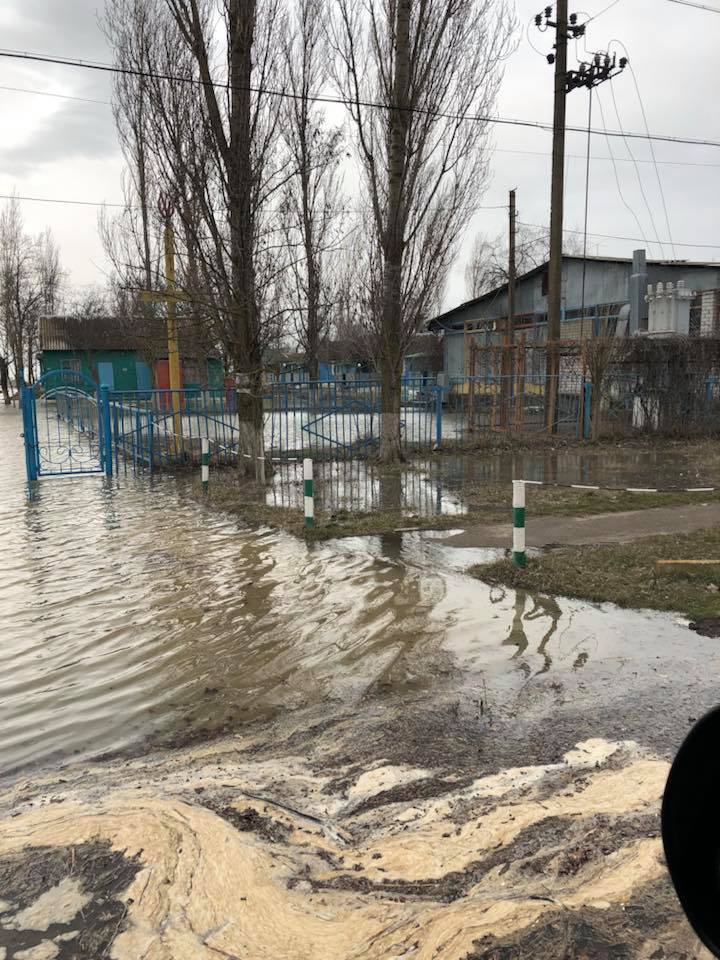 Ветер нагнал воды: на Николаевщине подтопило базы отдыха 11