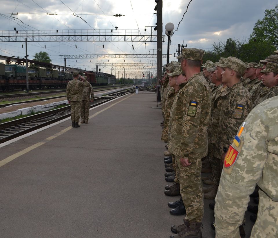 На Николаевщине радушно встретили бойцов 40-й отдельной артбригады, вернувшихся из зоны АТО 10